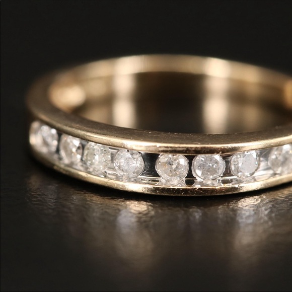 10k Diamond Band